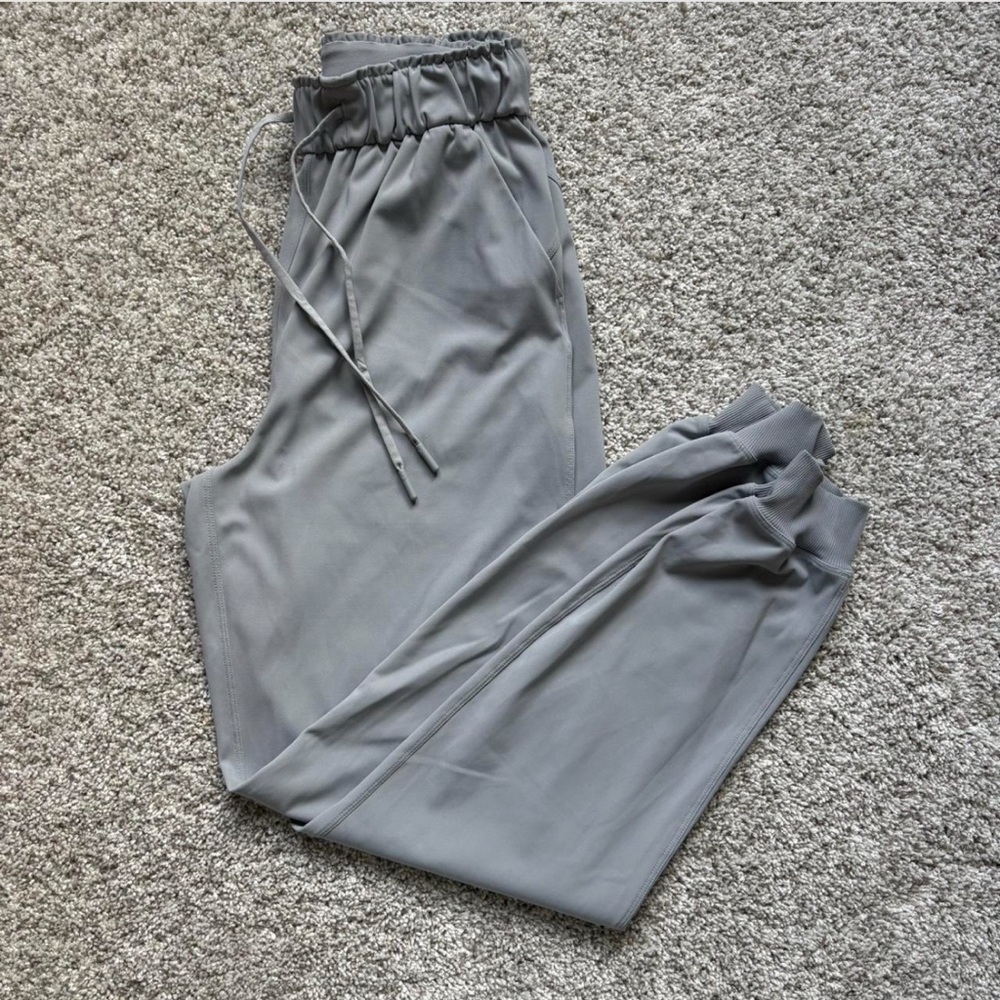 lululemon athletica women’s gray joggers